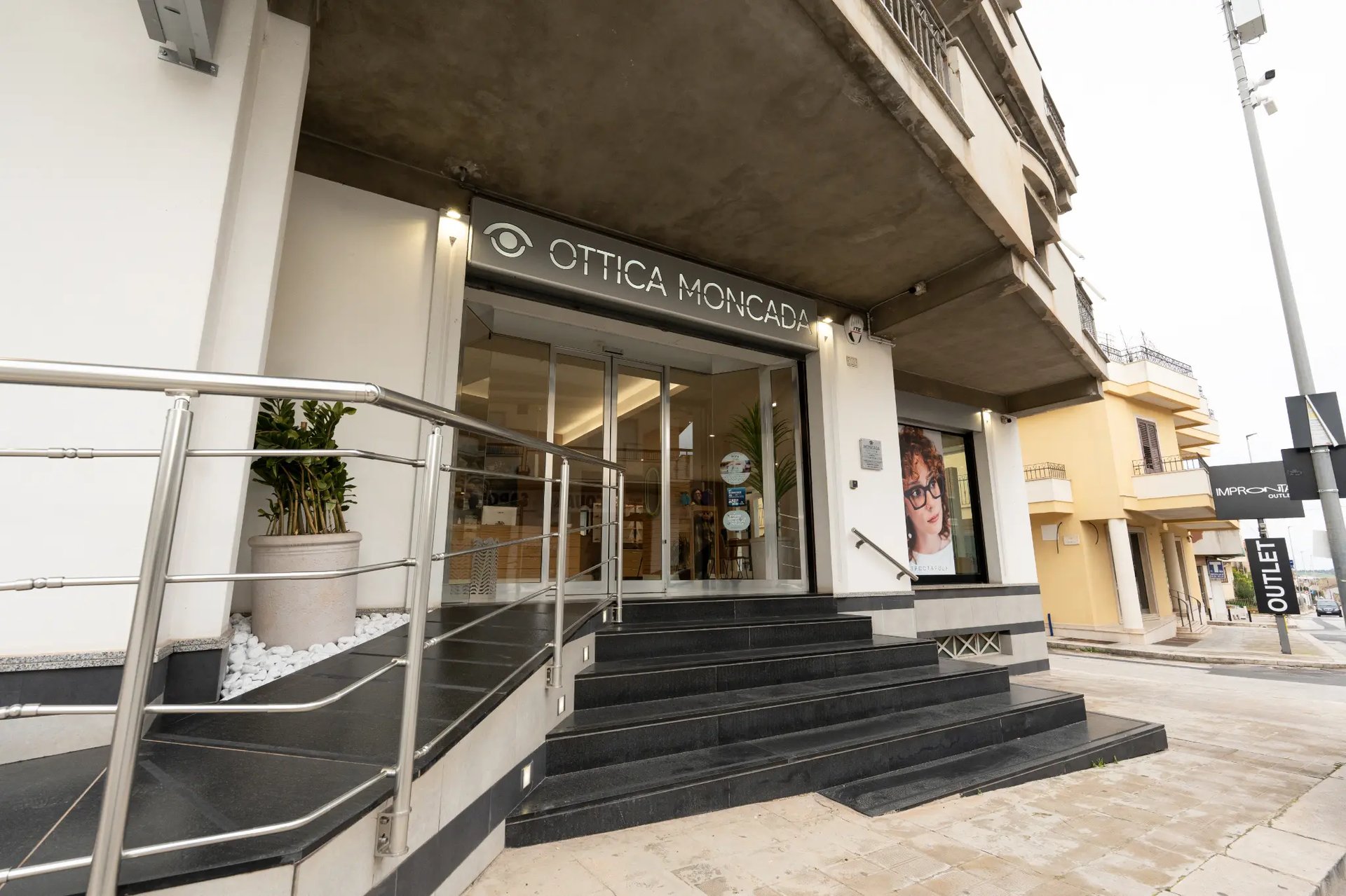 Interno Ottica Moncada